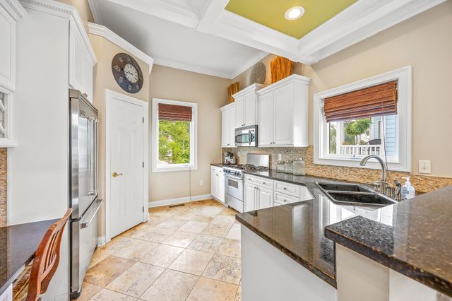 1011 Clubhouse Dr., North Myrtle Beach, SC 29582