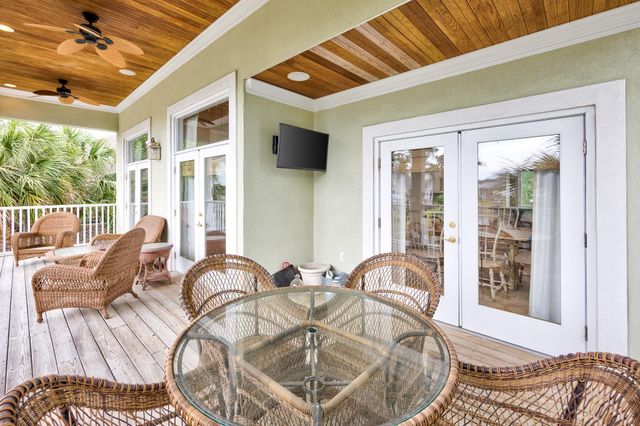 1011 Clubhouse Dr., North Myrtle Beach, SC 29582