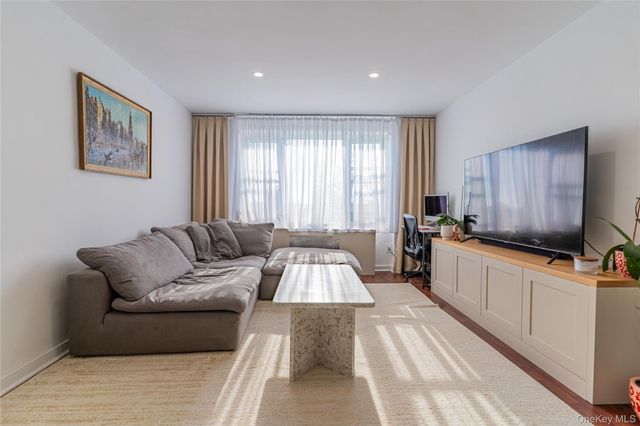 16 Lake Street 6G, White Plains, NY 10603