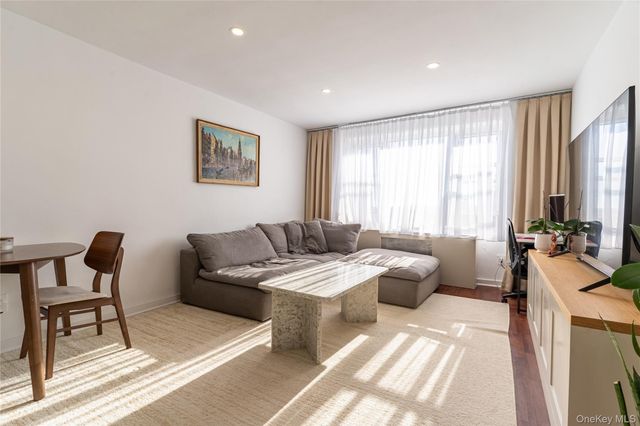 16 Lake Street 6G, White Plains, NY 10603