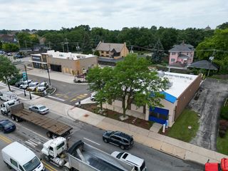 120 N La Grange Road, La Grange, IL 60525