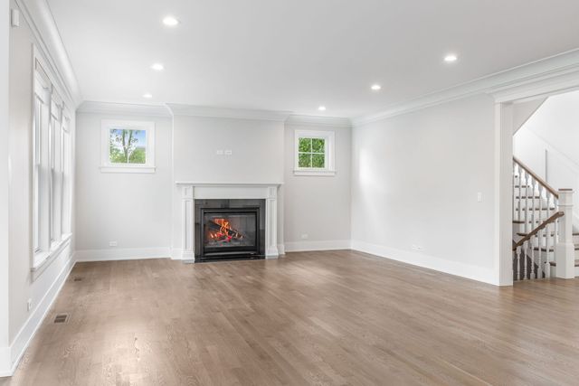 469 S Sunnyside Avenue, Elmhurst, IL 60126