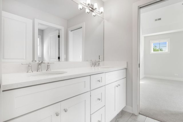 469 S Sunnyside Avenue, Elmhurst, IL 60126