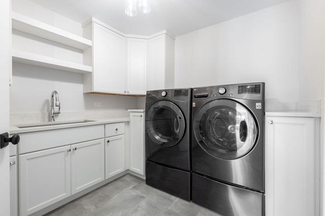 469 S Sunnyside Avenue, Elmhurst, IL 60126