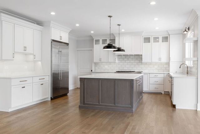 469 S Sunnyside Avenue, Elmhurst, IL 60126