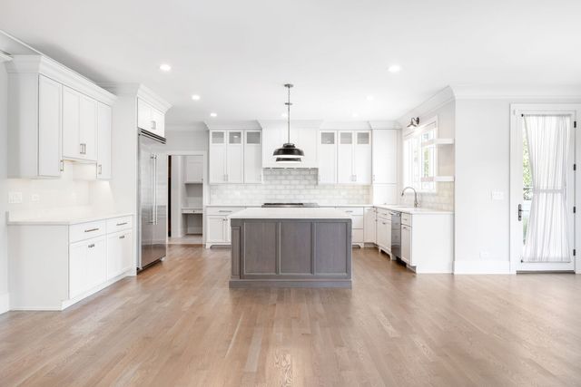 469 S Sunnyside Avenue, Elmhurst, IL 60126