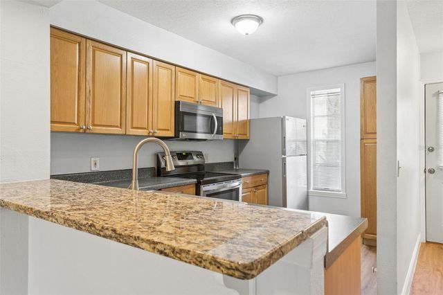 11325 STRATTON PARK DRIVE 11325, Tampa, FL 33617