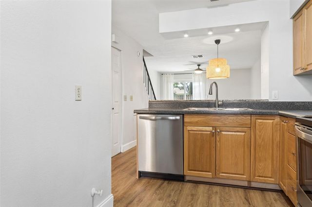 11325 STRATTON PARK DRIVE 11325, Tampa, FL 33617