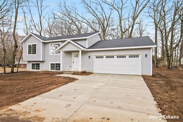 4764 Potter Avenue, Kentwood, MI 49548