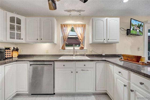 5127 Briercliff Drive, Hamburg, NY 14075