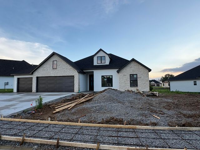 2806 MISTY FLOWER DR, Columbia, MO 65203