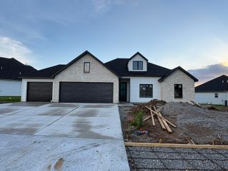 2806 MISTY FLOWER DR, Columbia, MO 65203