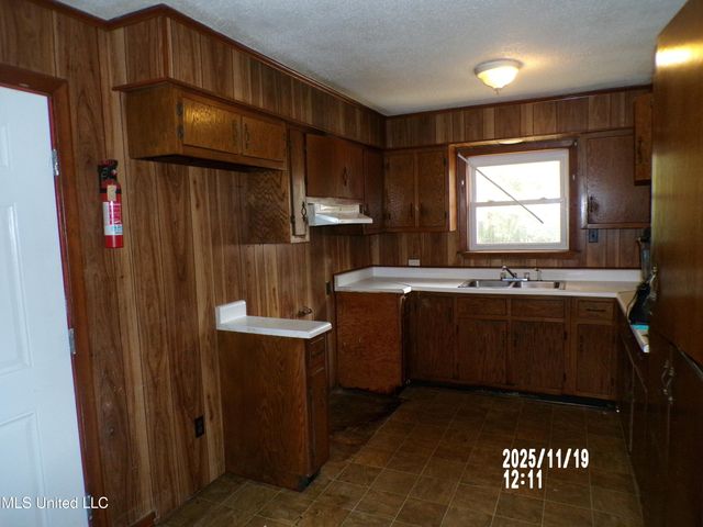 487 Silver Ridge Avenue, Gulfport, MS 39507