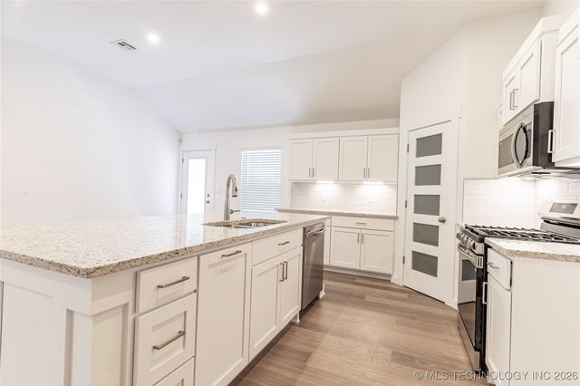 15030 S Poplar Street, Glenpool, OK 74033