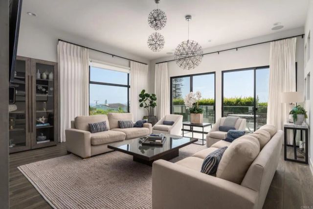 1632 Brahms, Cardiff By The Sea, CA 92007