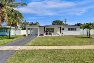 2136 NE 3rd Way, Boca Raton, FL 33431