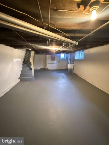 7 W COOKE AVE, Glenolden, PA 19036