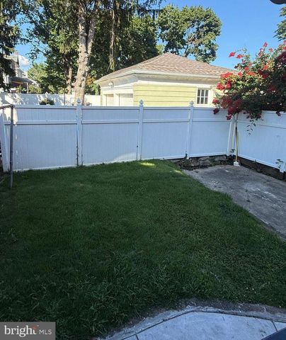 7 W COOKE AVE, Glenolden, PA 19036