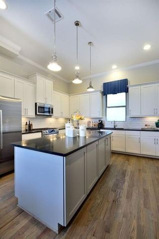5817 E Post Oak Lane, Houston, TX 77055