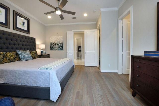 5817 E Post Oak Lane, Houston, TX 77055