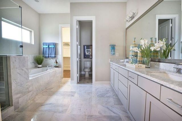 5817 E Post Oak Lane, Houston, TX 77055
