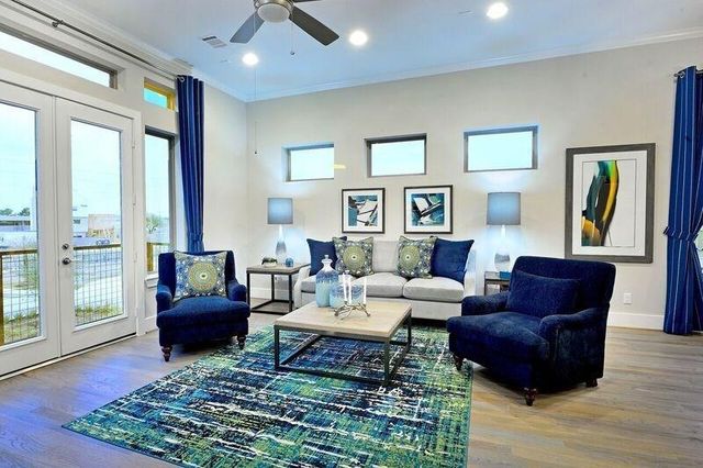 5817 E Post Oak Lane, Houston, TX 77055