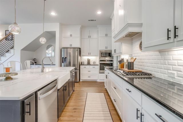 517 Ramon Street, Burleson, TX 76028