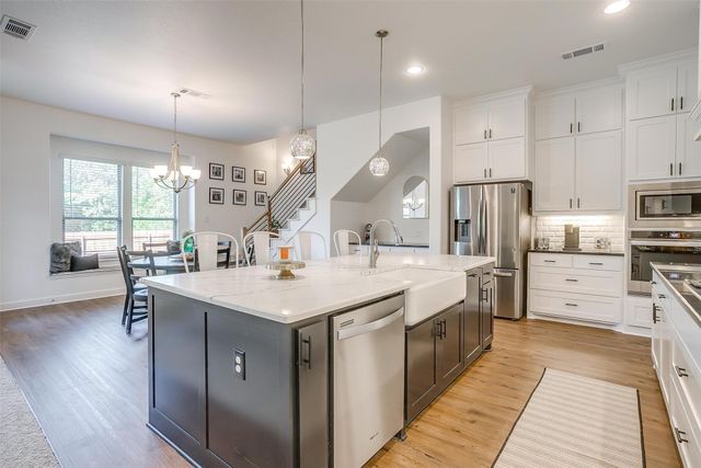 517 Ramon Street, Burleson, TX 76028