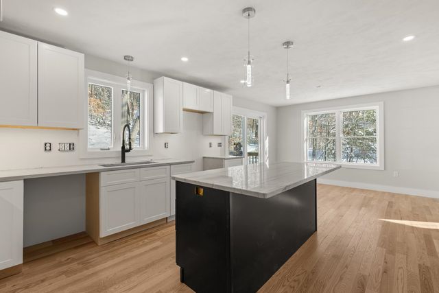 12 Peaslee Road, Rochester, NH 03867