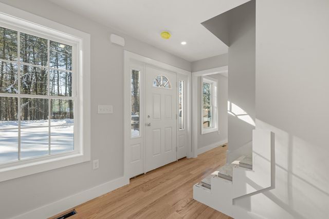 12 Peaslee Road, Rochester, NH 03867