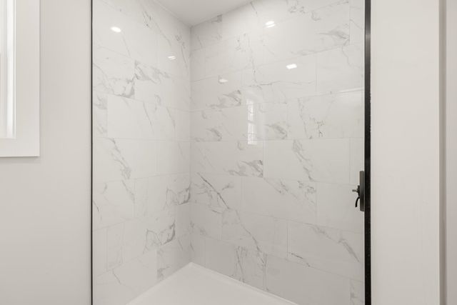 12 Peaslee Road, Rochester, NH 03867