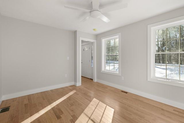 12 Peaslee Road, Rochester, NH 03867