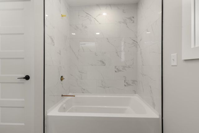 12 Peaslee Road, Rochester, NH 03867