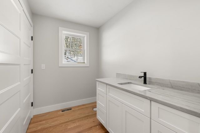 12 Peaslee Road, Rochester, NH 03867