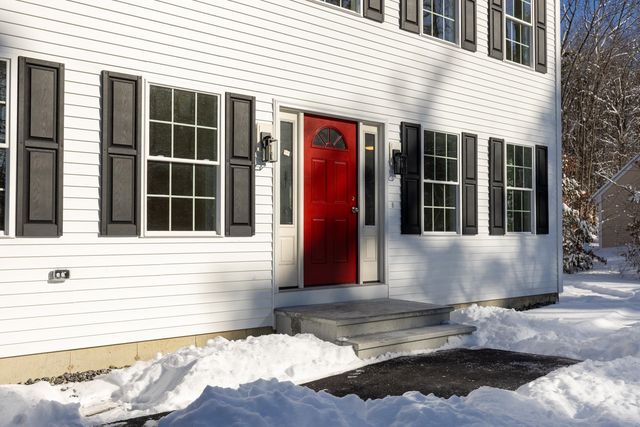 12 Peaslee Road, Rochester, NH 03867