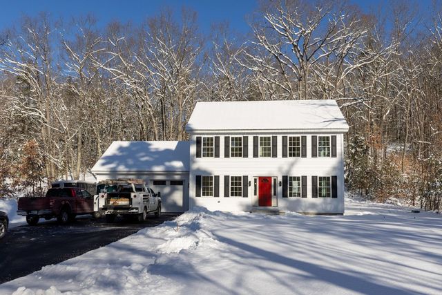 12 Peaslee Road, Rochester, NH 03867