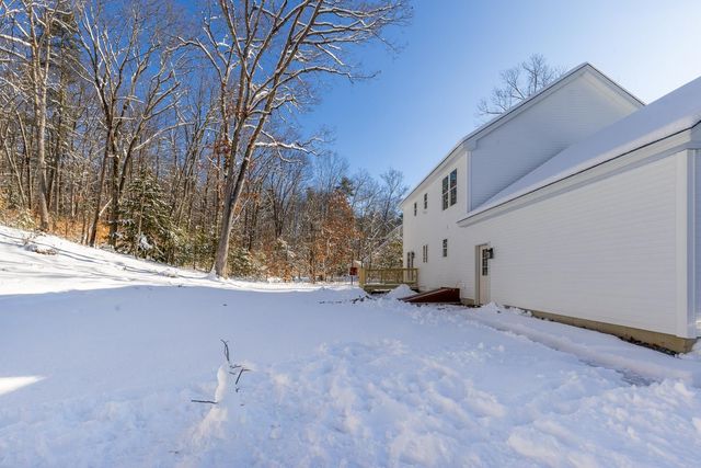 12 Peaslee Road, Rochester, NH 03867