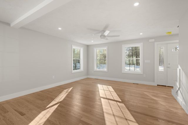 12 Peaslee Road, Rochester, NH 03867