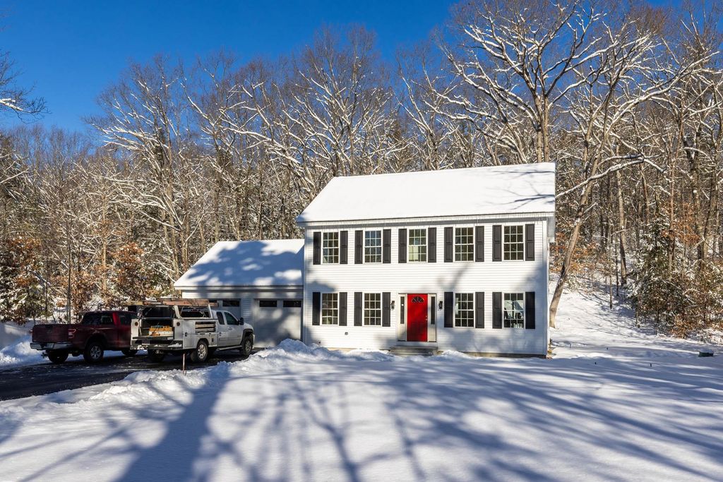 12 Peaslee Road, Rochester, NH 03867