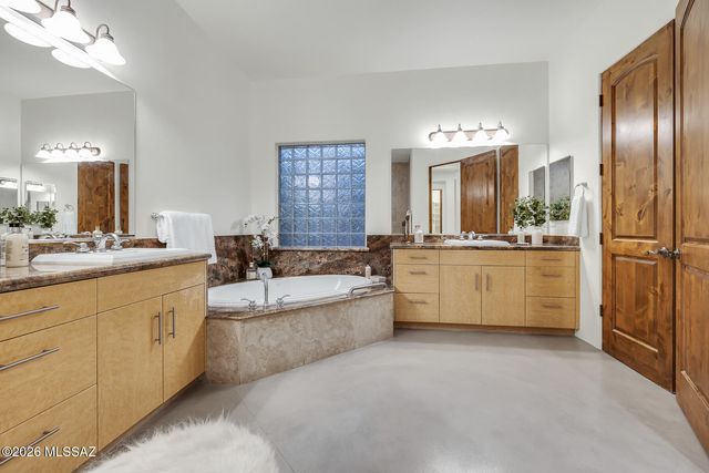 7343 E Autumn Dusk Place, Tucson, AZ 85750