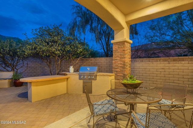 7343 E Autumn Dusk Place, Tucson, AZ 85750