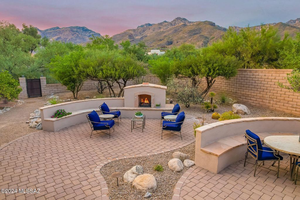 7343 E Autumn Dusk Place, Tucson, AZ 85750