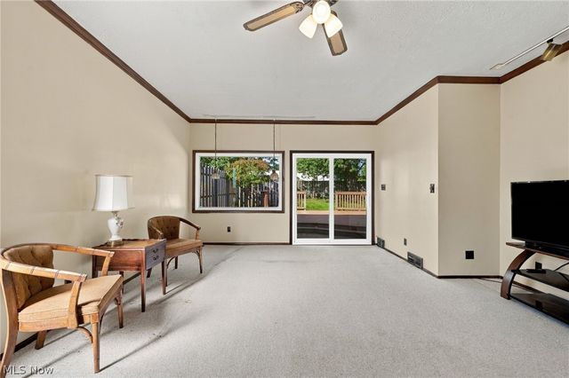 1578 Chelmsford Road, Mayfield Heights, OH 44124