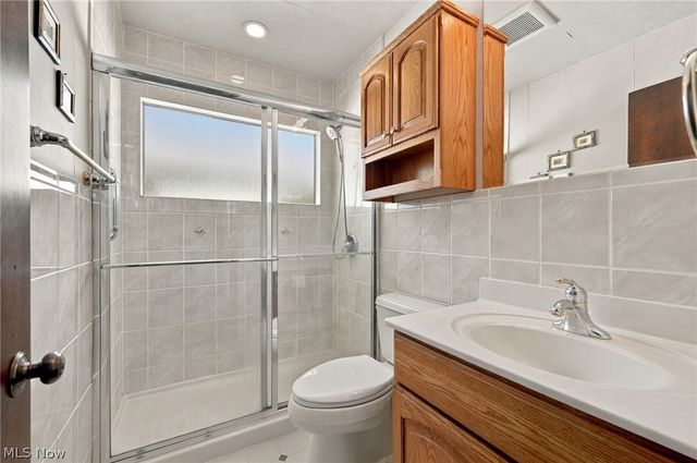 1578 Chelmsford Road, Mayfield Heights, OH 44124