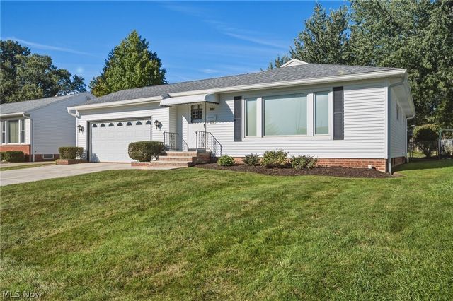 1578 Chelmsford Road, Mayfield Heights, OH 44124