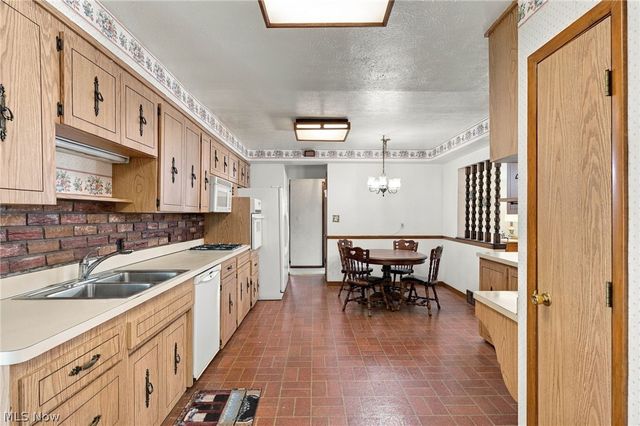 1578 Chelmsford Road, Mayfield Heights, OH 44124