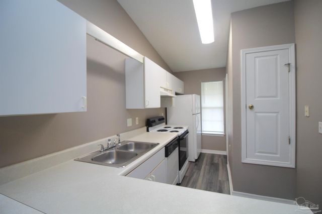 309 Loveland Cir, Pensacola, FL 32526