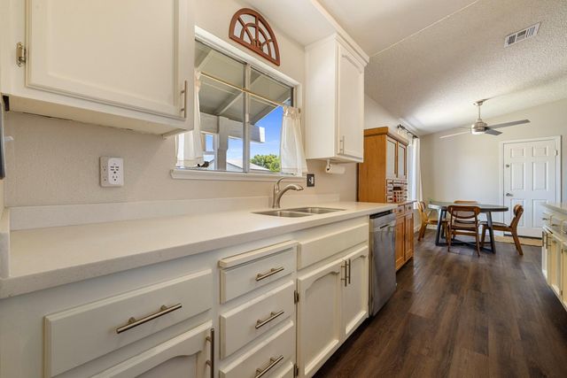 1106 Monte Cristo Ave, Modesto, CA 95350