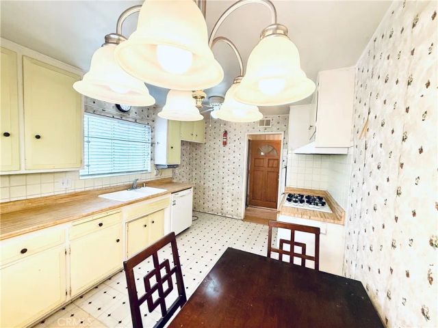 1866 E 213th, Carson, CA 90745