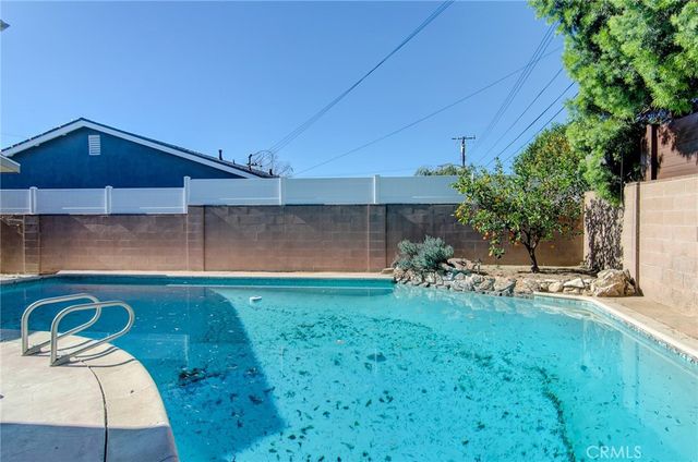 2543 E Locust, Orange, CA 92867